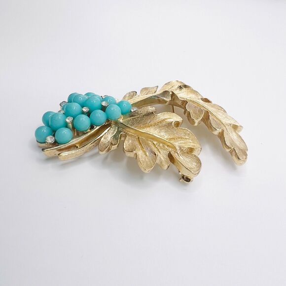 Crown Trifari  Brooch Pin Faux Turquoise Rhinestone Gold Tone Grape Leaf VTG - Picture 4 of 12